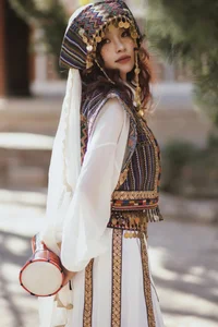 Ancient Princess Aesthetic: Xiong Siqi for YITUYU Art - image 3