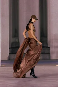 Thanh Hang, Hoang Thuy, and Vo Hoang Yen Shine at Vietnam Beauty Fashion Fest XIII - image 8