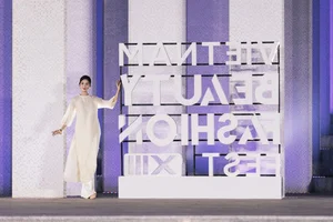 Thanh Hang, Hoang Thuy, and Vo Hoang Yen Shine at Vietnam Beauty Fashion Fest XIII - image 2