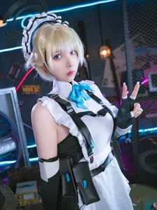 Sharp Elegance: Xiao He Tian Jiu as Maid Toki from Blue Archive - image 7