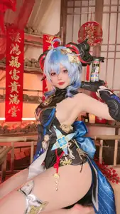 Coser Xiao Yao Yao Yao as Ganyu Lantern Rite: Mesmerizing Beauty in Traditional Festival Attire - image 3
