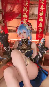 Coser Xiao Yao Yao Yao as Ganyu Lantern Rite: Mesmerizing Beauty in Traditional Festival Attire - image 2