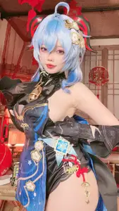 Coser Xiao Yao Yao Yao as Ganyu Lantern Rite: Mesmerizing Beauty in Traditional Festival Attire - image 4