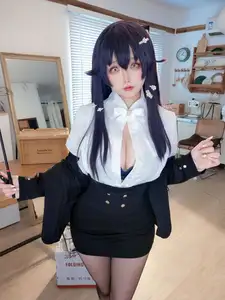 Coser Hina Jiao's captivating 'My Wife's Guidance Class Part01': Alluring lessons from the elegant teacher - image 18