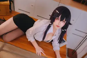 Coser Hina Jiao's captivating 'My Wife's Guidance Class Part01': Alluring lessons from the elegant teacher - image 5