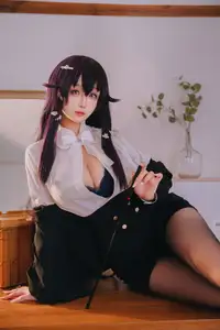 Coser Hina Jiao's captivating 'My Wife's Guidance Class Part01': Alluring lessons from the elegant teacher - image 4