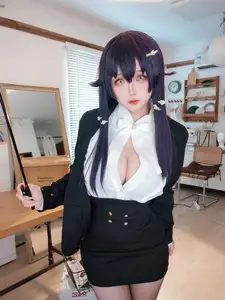 Coser Hina Jiao's captivating 'My Wife's Guidance Class Part01': Alluring lessons from the elegant teacher - image 2