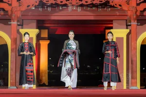 Elegant Ao Dai Collections Representing Hanoi, Hue, and Saigon Shine by the Huong River - image 2