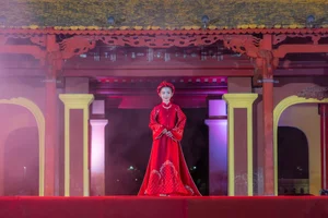 Elegant Ao Dai Collections Representing Hanoi, Hue, and Saigon Shine by the Huong River - image 4