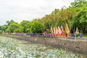 Elegant Ao Dai Collections Representing Hanoi, Hue, and Saigon Shine by the Huong River - image 9