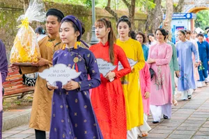 Elegant Ao Dai Collections Representing Hanoi, Hue, and Saigon Shine by the Huong River - image 7