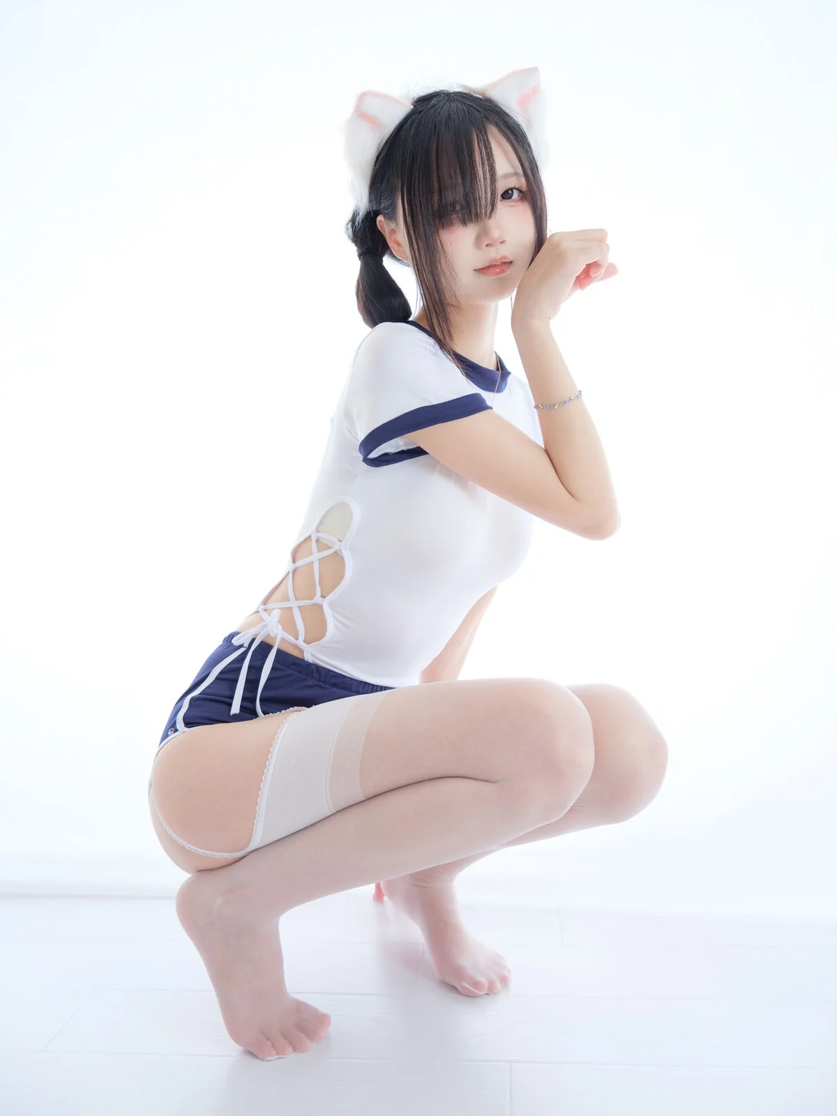 Aesthetic Fusion: Wu Geng Bai Gui’s Playful Captain Gym Wear Cosplay Series