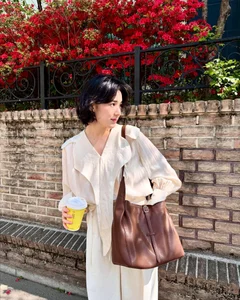 4 Elegant Ways for Women Over 40 to Style Trousers for a Sophisticated Look - image 5