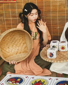 MC Quyền Linh’s Daughter Lọ Lem Captivates Fans with Stunning Tet Giáp Thìn Lunar New Year Photos - image 1