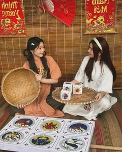 MC Quyền Linh’s Daughter Lọ Lem Captivates Fans with Stunning Tet Giáp Thìn Lunar New Year Photos - image 4