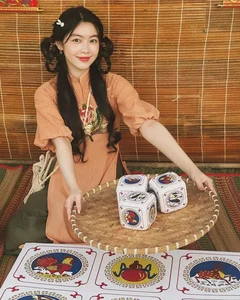 MC Quyền Linh’s Daughter Lọ Lem Captivates Fans with Stunning Tet Giáp Thìn Lunar New Year Photos - image 2
