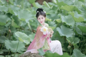 YiTuYu Art Language Vol.4792 Sen Sen: Ethereal Beauty Photography - image 8