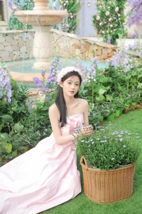 YiTuYu Art Language Vol.7725: Playful Elegance with Chi Kou Ruan Tang - image 1
