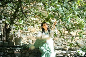 Artistic Portraiture with Xia Xia in YiTuYu Art Language Vol.4869 - image 1
