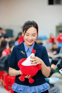 Miss Vietnam Thanh Thuy Stuns Fans with Sweet Doll-Like Visuals and Elegant Fashion - image 4