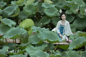 YiTuYu Art Language Vol.10268 Mao Jiang - Professional 45-Photo Portrait Series - image 8