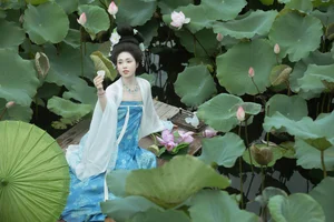 YiTuYu Art Language Vol.10268 Mao Jiang - Professional 45-Photo Portrait Series - image 2