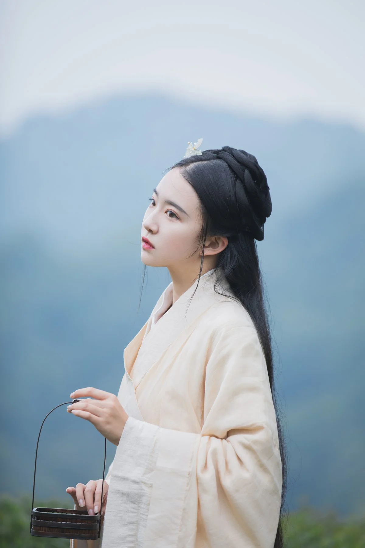 YiTuYu Art Language Vol.4580 Featuring Zhi Xiu: A Masterpiece of Aesthetic Portraiture