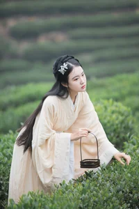 YiTuYu Art Language Vol.4580 Featuring Zhi Xiu: A Masterpiece of Aesthetic Portraiture - image 2
