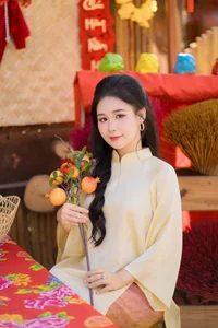 Elegant Pink Vietnamese Ao Dai: Traditional Spring Fashion and Cultural Travel Photography Inspiration - image 3