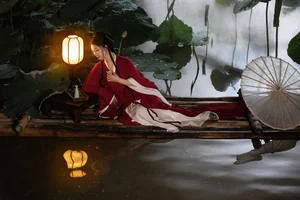 Mu Ge's Elegant Portrayal in YiTuYu Art Language Vol.7462 - image 4