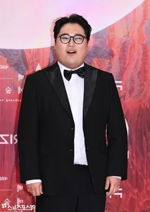 Baeksang Arts Awards 2024 Red Carpet: K-Drama Stars Showcase Stunning Fashion Trends - image 38