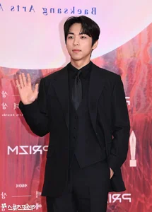 Baeksang Arts Awards 2024 Red Carpet: K-Drama Stars Showcase Stunning Fashion Trends - image 23
