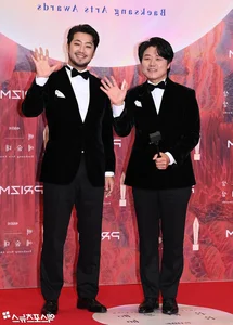 Baeksang Arts Awards 2024 Red Carpet: K-Drama Stars Showcase Stunning Fashion Trends - image 14