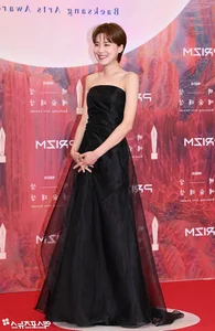 Baeksang Arts Awards 2024 Red Carpet: K-Drama Stars Showcase Stunning Fashion Trends - image 7