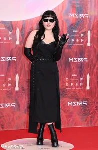 Baeksang Arts Awards 2024 Red Carpet: K-Drama Stars Showcase Stunning Fashion Trends - image 24