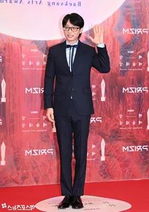 Baeksang Arts Awards 2024 Red Carpet: K-Drama Stars Showcase Stunning Fashion Trends - image 18