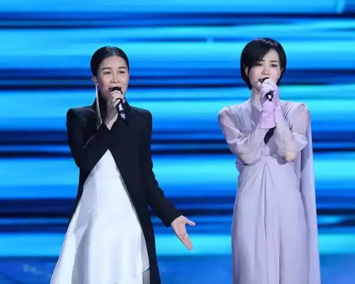 Timeless Style Inspiration: The Ethereal Beauty and Elegant Fashion of C-Pop Legend Faye Wong (Vương Phi)