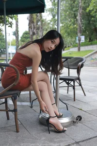 Elegant Urban Fashion: IESS Meizi Street Beauty Photo Gallery - image 3