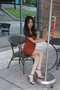 Elegant Urban Fashion: IESS Meizi Street Beauty Photo Gallery - image 2