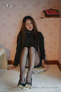 Elegant Silk Stocking Photography: Xiao Xiao in the IESS Endless Fantasy Collection - image 0