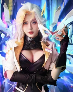 Stunning Visuals of TikTok Star Hà Môi: Exploring Her Latest Beauty Transformation and Fan Speculations - image 2