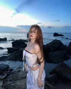 Stunning Visuals of TikTok Star Hà Môi: Exploring Her Latest Beauty Transformation and Fan Speculations - image 5