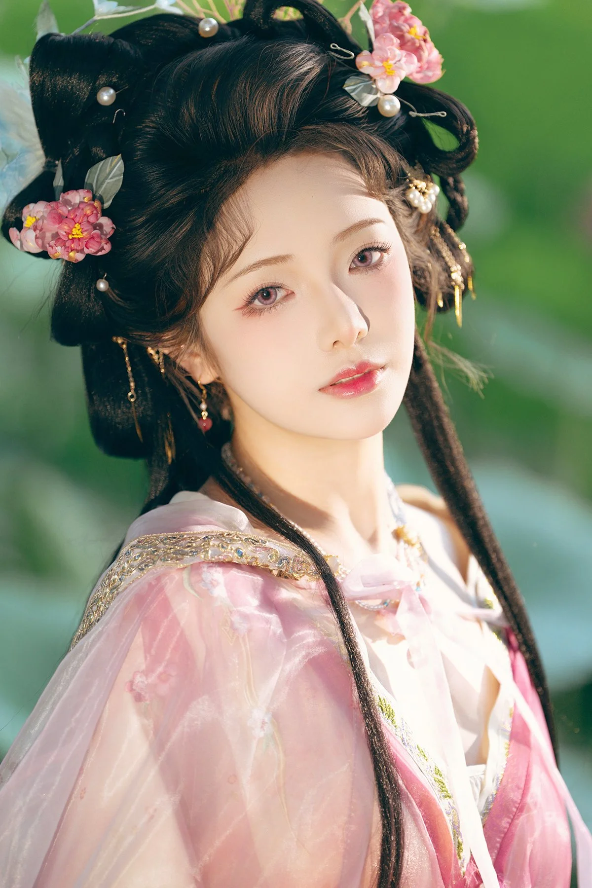 Coser Wen Mei Bu Jiang Dao Li - Mid-Autumn Festival: Ethereal Hanfu Beauty Amidst Serene Landscapes