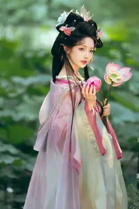 Coser Wen Mei Bu Jiang Dao Li - Mid-Autumn Festival: Ethereal Hanfu Beauty Amidst Serene Landscapes - image 20