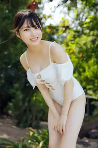 Usa Hiiragi's Youthful Charm: Exclusive Gravure from Young Champion - JP Usa Hiiragi - image 3