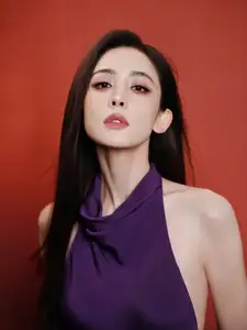 VGU No.184: Embracing Glamour and Elegance in a Stunning Purple Halter-neck Dress - image 5