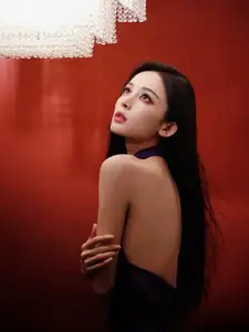 VGU No.184: Embracing Glamour and Elegance in a Stunning Purple Halter-neck Dress - image 7