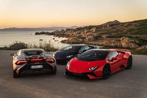 Lamborghini Sales Record: Discover the Performance and Style of the Iconic Orange Lamborghini Urus Super SUV - image 1