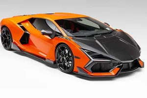 Lamborghini Sales Record: Discover the Performance and Style of the Iconic Orange Lamborghini Urus Super SUV - image 0