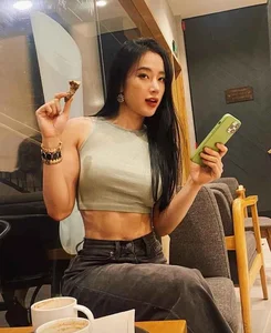 Angela Phuong Trinh: Redefining Beauty with a Muscular Physique and Feminine Style - image 1